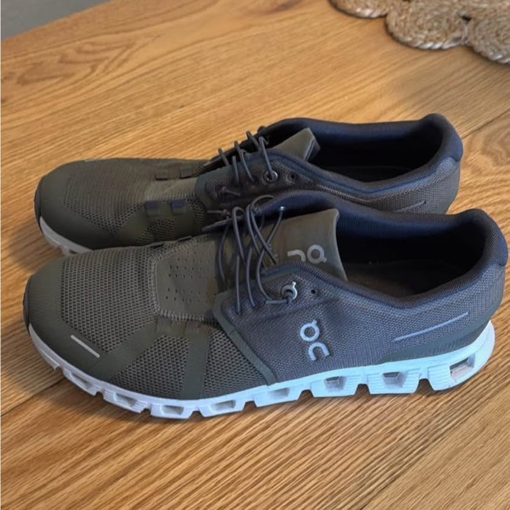 Men’s oncloud size 11